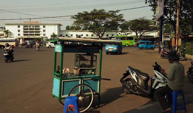 Tentang Nafkah Halal