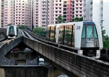LRT Singapura; Membelah Gedung-Gedung Tinggi