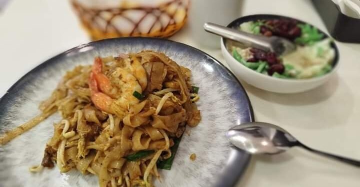 Kisah dalam Sepiring Char Kway Teow: dan perbedaan melangit antara dolar dan ringgit