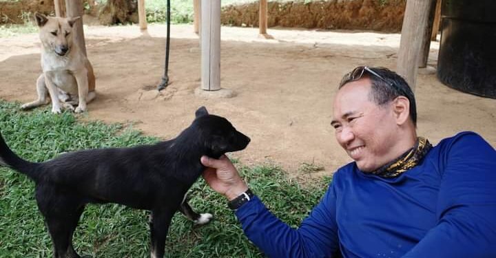 “Ketika Pulang dengan Sepatu Bersih”