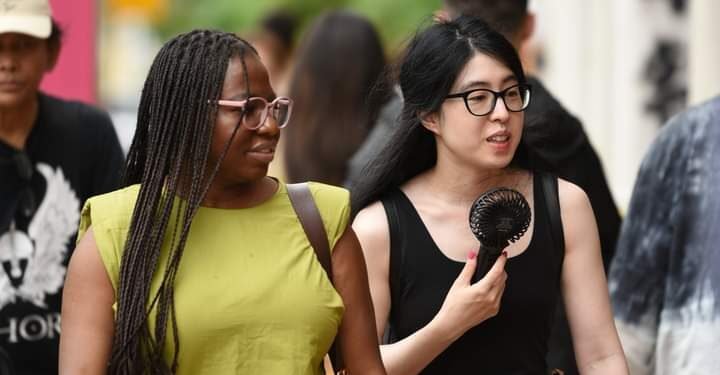 Kikuk Motret Jalanan: dengan kamera gedhe